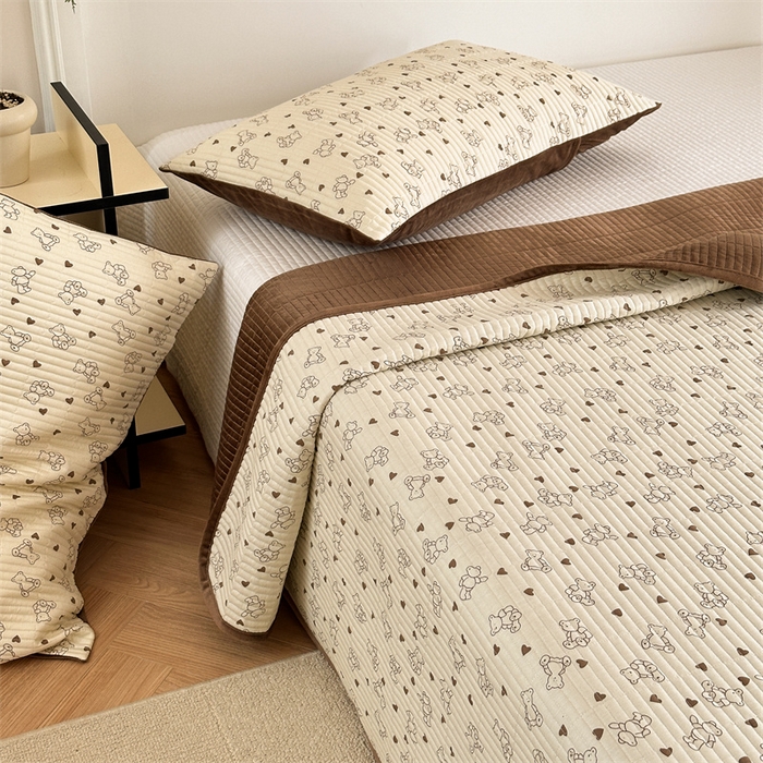 91家纺网 家纺一手货源 找家纺 星期八 2023新款棉加绒床盖三件套 可可熊