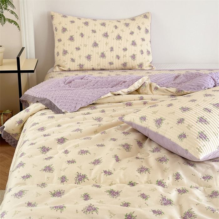 91家纺网 家纺一手货源 找家纺 星期八 2023新款全棉花边豆豆被 紫藤