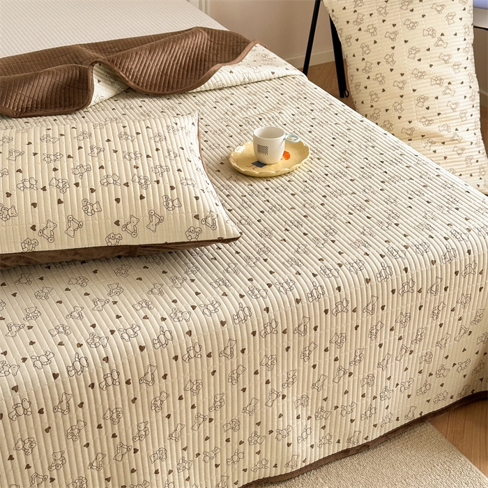 91家纺网 家纺一手货源 找家纺 星期八 2023新款棉加绒床盖三件套 可可熊