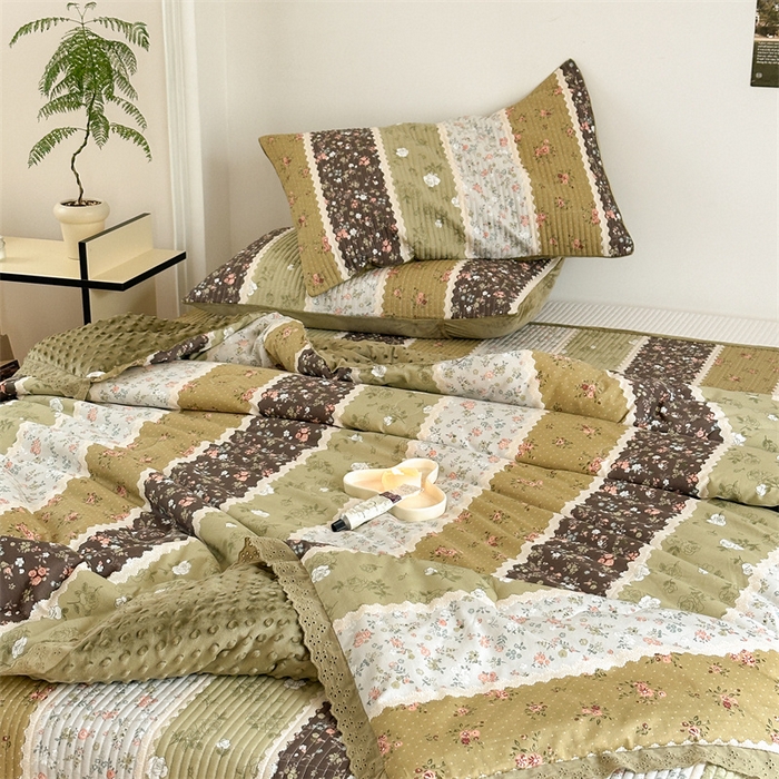 91家纺网 家纺一手货源 找家纺 星期八 2023新款全棉花边豆豆被 玫瑰花园