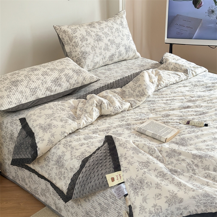 91家纺网 家纺一手货源 找家纺 （总）星期八 2023新款全棉花边豆豆被