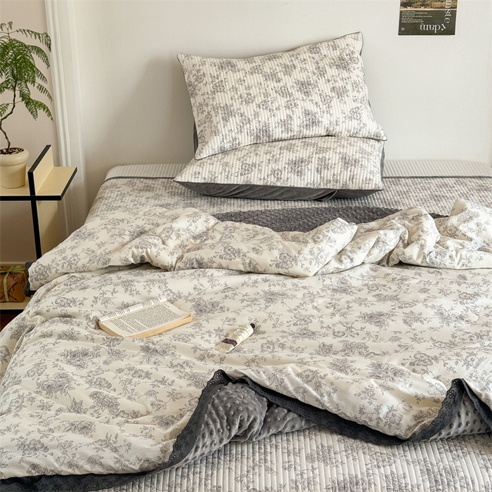 91家纺网 家纺一手货源 找家纺 （总）星期八 2023新款全棉花边豆豆被