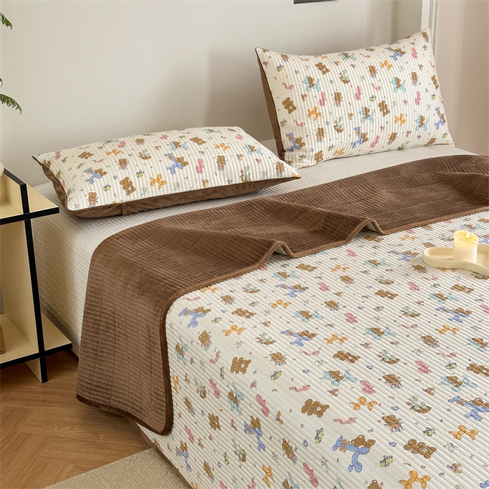 91家纺网 家纺一手货源 找家纺 星期八 2023新款棉加绒床盖三件套 小熊派对