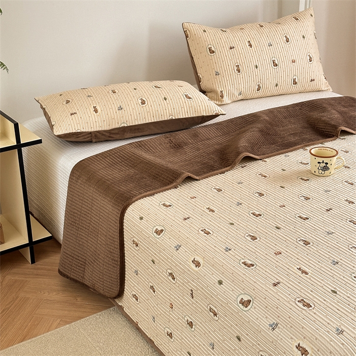 91家纺网 家纺一手货源 找家纺 星期八 2023新款棉加绒床盖三件套 熊兔乐园