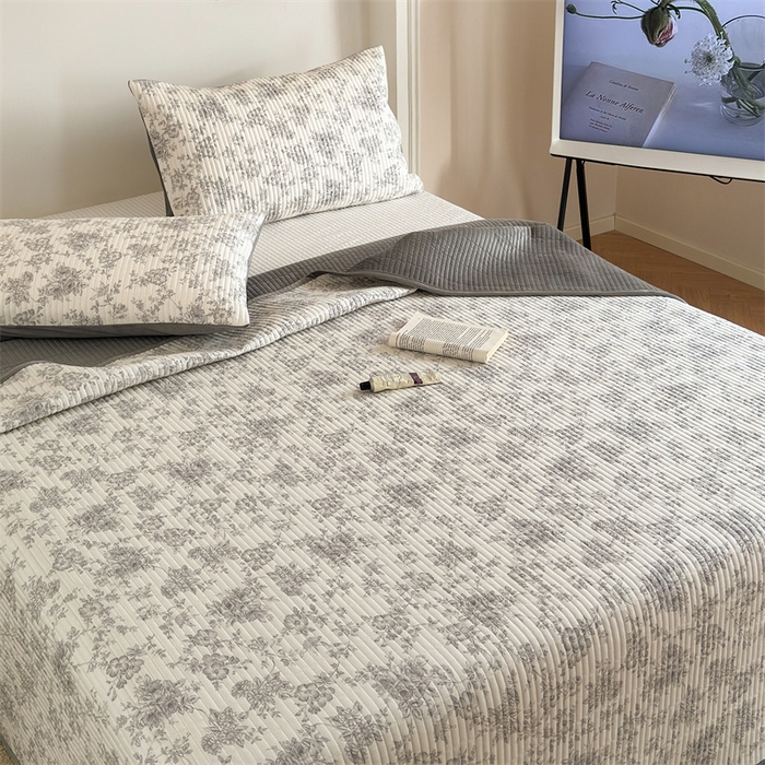 91家纺网 家纺一手货源 找家纺 （总）星期八 2023新款棉加绒床盖三件套