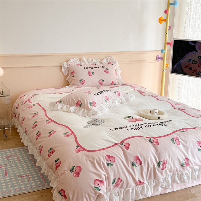 91家纺网 家纺一手货源 找家纺 （总）昔可家纺 2023新款花边绣花牛奶绒四件套