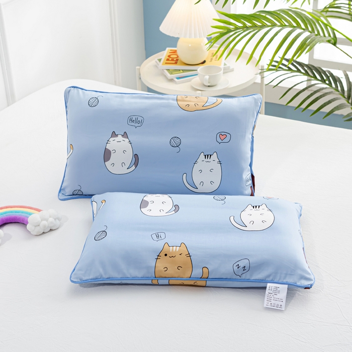 91家纺网 家纺一手货源 找家纺 萌番宝 2023新款全棉儿童60支枕芯枕套午睡枕A类双面枕 猫肚蓝