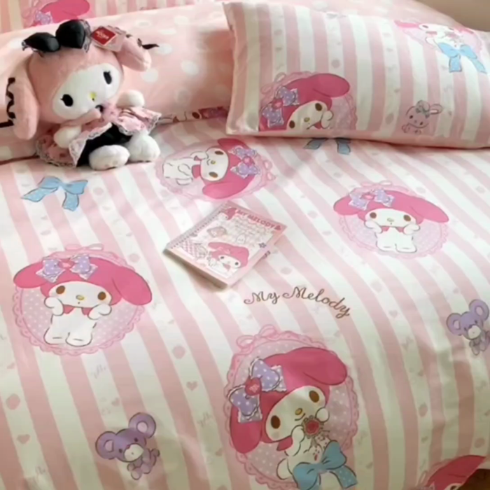 91家纺网 家纺一手货源 找家纺 朵希曼 2025新款全棉三丽鸥卡通印花系列四件套 甜甜美乐蒂