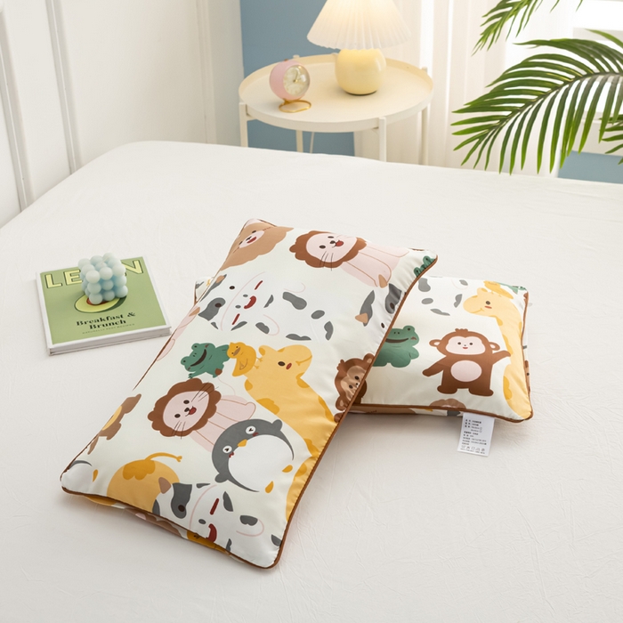 91家纺网 家纺一手货源 找家纺 萌番宝 2023新款全棉儿童60支枕芯枕套午睡枕A类双面枕 东非草原