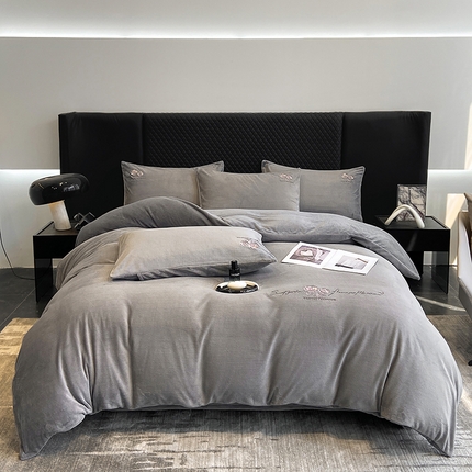 91家纺网 家纺一手货源 找家纺 （总）家居1号家纺 2024新款230克全工艺牛奶绒四件套 约定