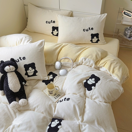 山茶 2023新款高克重牛奶绒贴布绣毛巾绣四件套 欧气小狗-奶白拼米黄