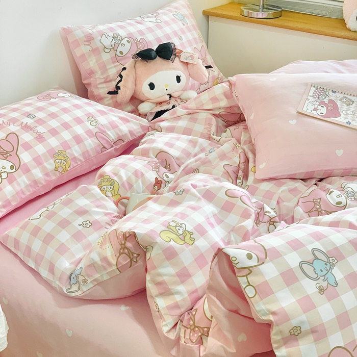 91家纺网 家纺一手货源 找家纺 朵希曼 2025新款全棉三丽鸥卡通印花系列四件套 粉格美乐蒂