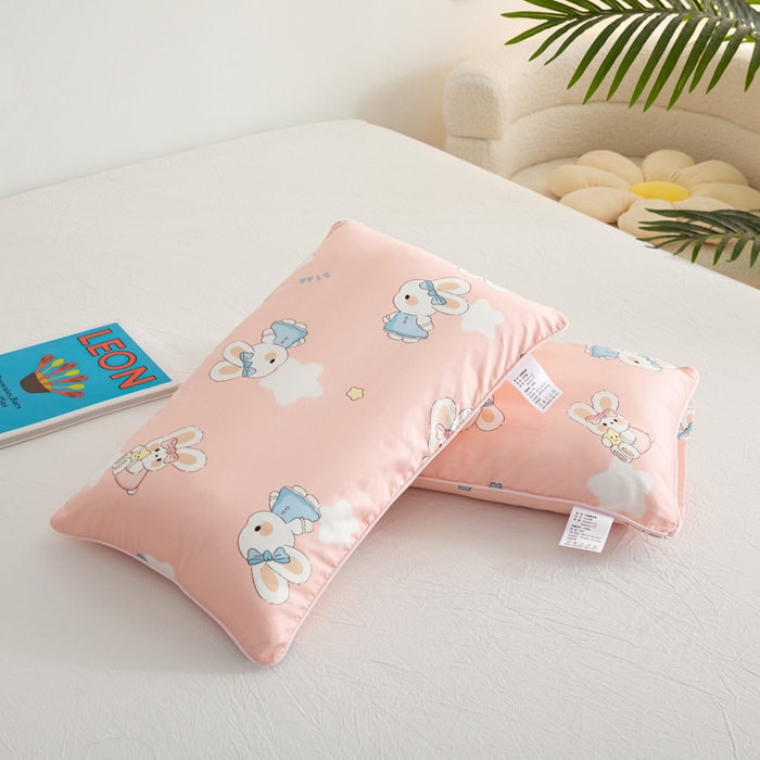91家纺网 家纺一手货源 找家纺 萌番宝 2023新款全棉儿童60支枕芯枕套午睡枕A类双面枕 嗒嗒兔