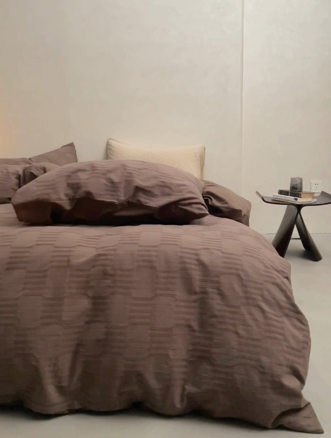 91家纺网 家纺一手货源 找家纺 梦享生活家居 2023新款提花四件套-侘寂风 肌理纹-咖色