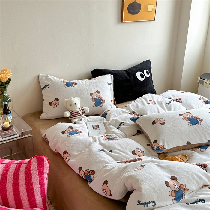 91家纺网 家纺一手货源 找家纺 （总）时年家纺 2023新款牛奶绒印花系列套件 小可爱风格