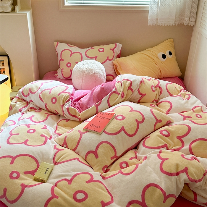 91家纺网 家纺一手货源 找家纺 时年家纺 2023新款牛奶绒印花系列套件 简约风格 露娜-粉