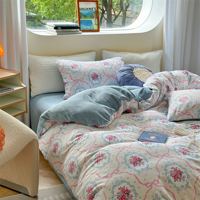 91家纺网 家纺一手货源 找家纺 2023新款牛奶绒印花系列套件 花卉风格 伊莎