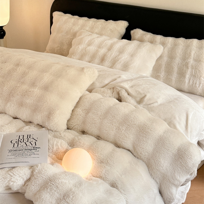 91家纺网 家纺一手货源 找家纺 梦柏家纺 2023新款大兔绒四件套 暖白