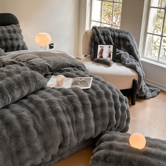 91家纺网 家纺一手货源 找家纺 梦柏家纺 2023新款大兔绒四件套 深灰