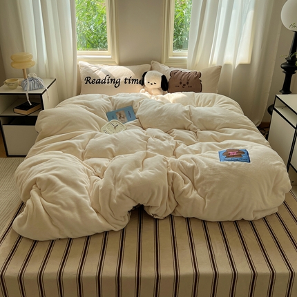 91家纺网 家纺一手货源 找家纺 （总）桃喜 2024新款牛奶绒卡通数码印花绣标四件套