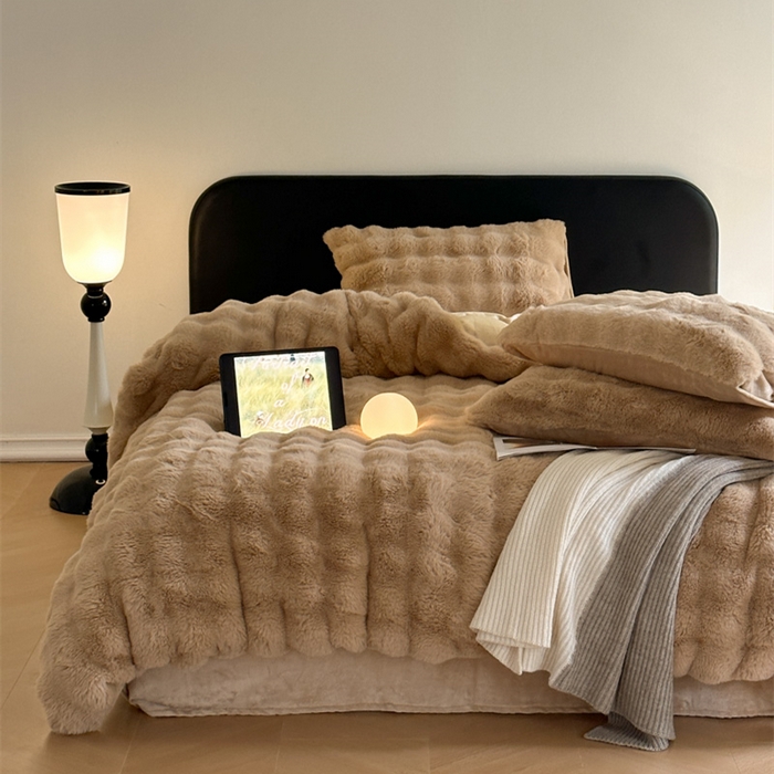 91家纺网 家纺一手货源 找家纺 梦柏家纺 2023新款大兔绒四件套 浅驼