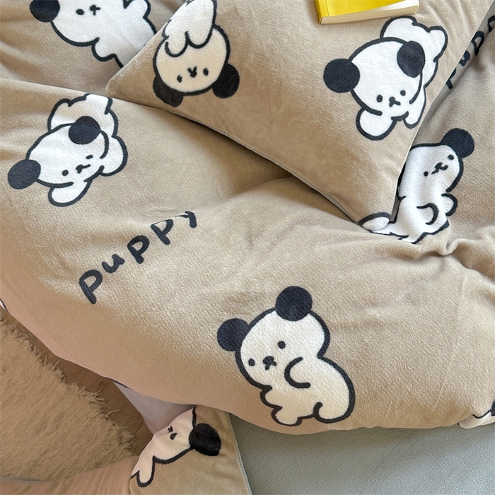 91家纺网 家纺一手货源 找家纺 时年家纺 2023新款牛奶绒印花系列套件 小可爱风格 宠物