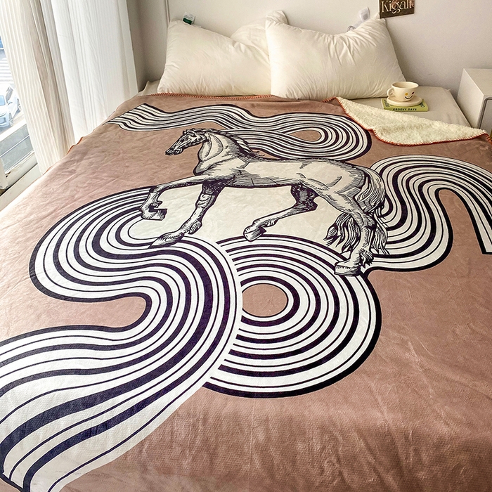 91家纺网 家纺一手货源 找家纺 爵仕家纺 2023新款羊羔绒毯宫廷风骏马系列 咖马