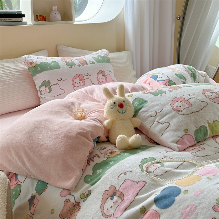 91家纺网 家纺一手货源 找家纺 2023新款牛奶绒印花系列套件 花卉风格 快乐一天