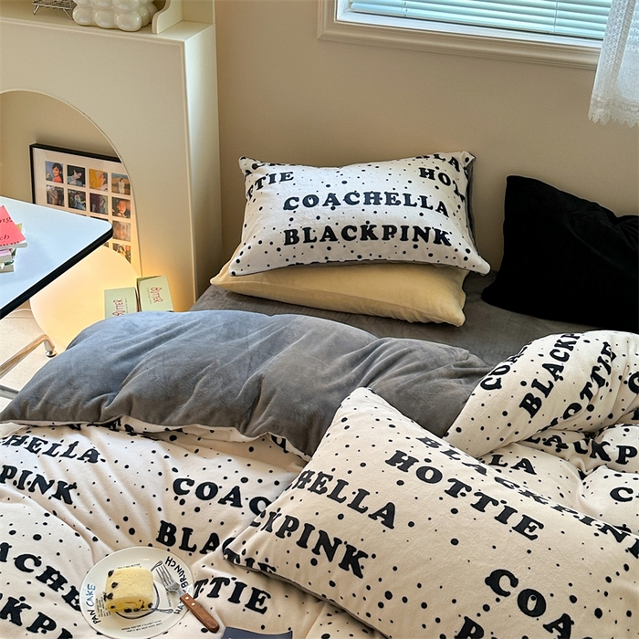 91家纺网 家纺一手货源 找家纺 时年家纺 2023新款牛奶绒印花系列套件 简约风格 甜酷-米