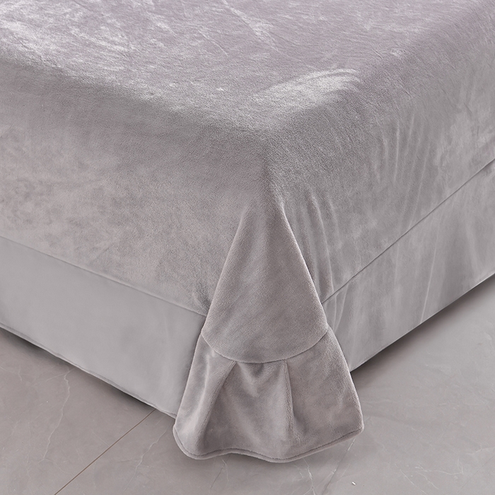 91家纺网 家纺一手货源 找家纺 畅畅家纺 2024新款高克重8斤加厚牛奶绒6D雕花绒印花水晶绒金貂绒法莱绒四件套 欧式风情-蓝+灰