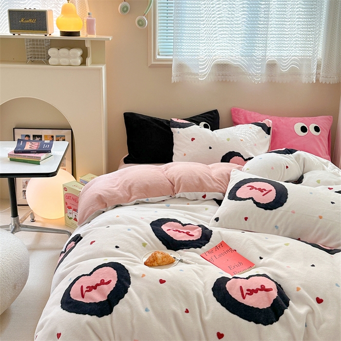 91家纺网 家纺一手货源 找家纺 时年家纺 2023新款牛奶绒印花系列套件 简约风格 多巴胺