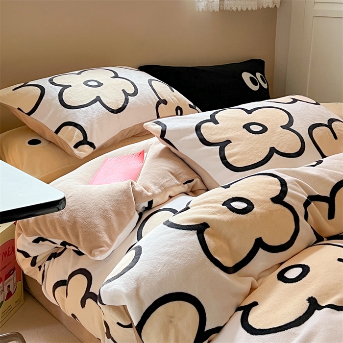 91家纺网 家纺一手货源 找家纺 时年家纺 2023新款牛奶绒印花系列套件 简约风格 露娜-米