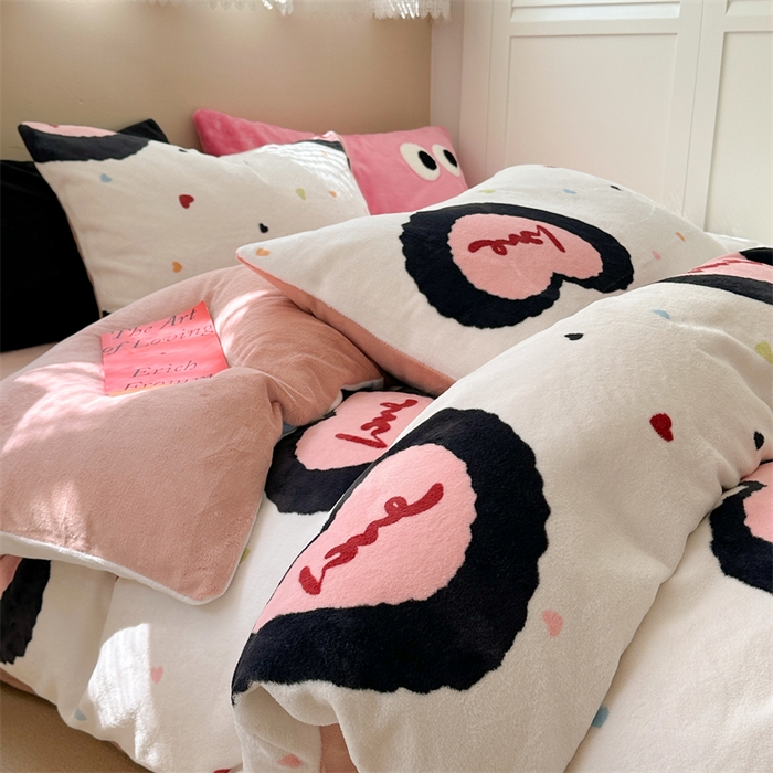 91家纺网 家纺一手货源 找家纺 时年家纺 2023新款牛奶绒印花系列套件 简约风格 多巴胺