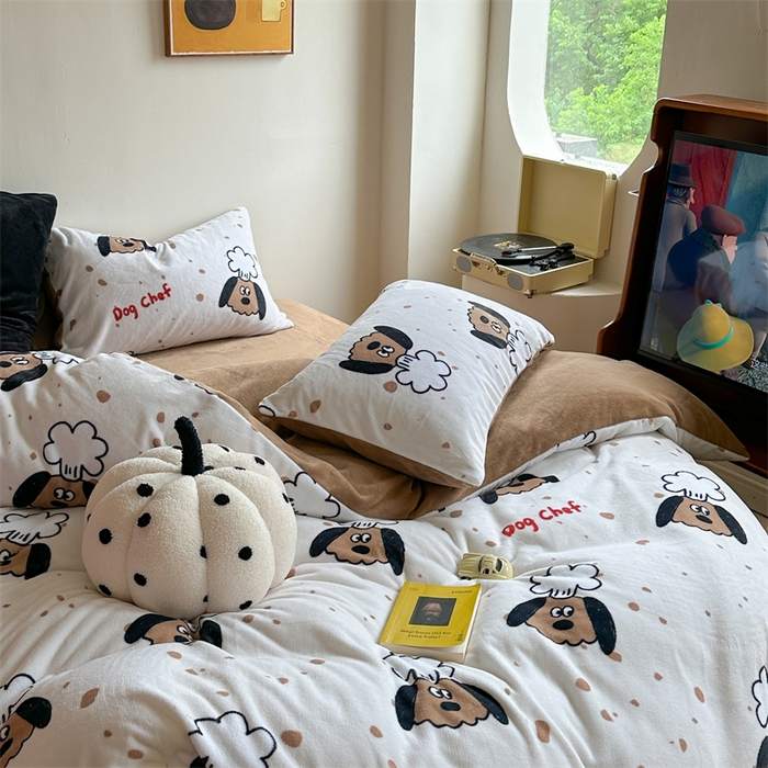 91家纺网 家纺一手货源 找家纺 时年家纺 2023新款牛奶绒印花系列套件 小可爱风格 美食家