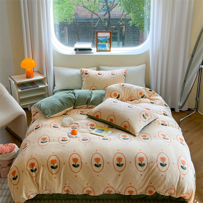 91家纺网 家纺一手货源 找家纺 2023新款牛奶绒印花系列套件 花卉风格 波点小花-咖