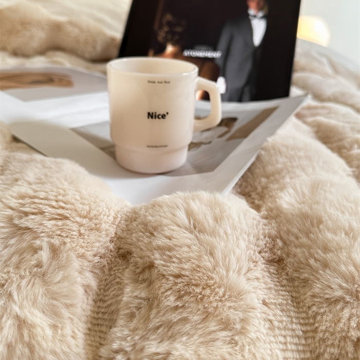 91家纺网 家纺一手货源 找家纺 梦柏家纺 2023新款大兔绒四件套 米杏