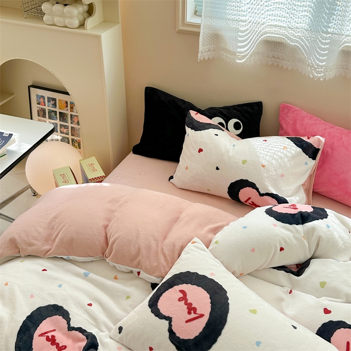 91家纺网 家纺一手货源 找家纺 时年家纺 2023新款牛奶绒印花系列套件 简约风格 多巴胺