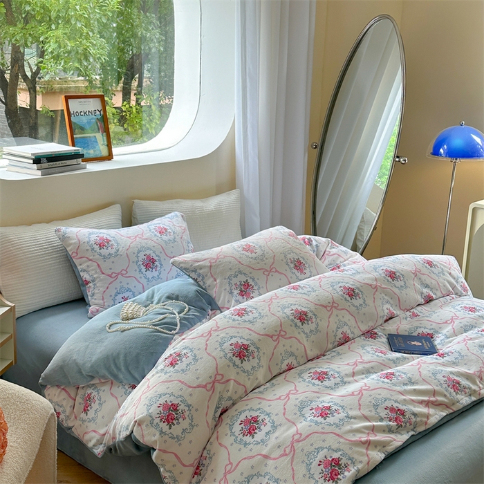 91家纺网 家纺一手货源 找家纺 2023新款牛奶绒印花系列套件 花卉风格 伊莎