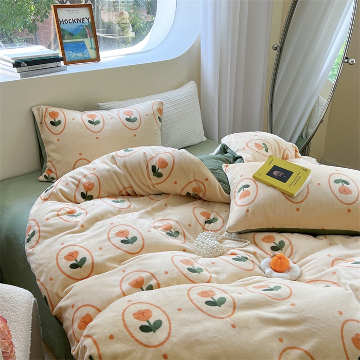 91家纺网 家纺一手货源 找家纺 2023新款牛奶绒印花系列套件 花卉风格 波点小花-咖