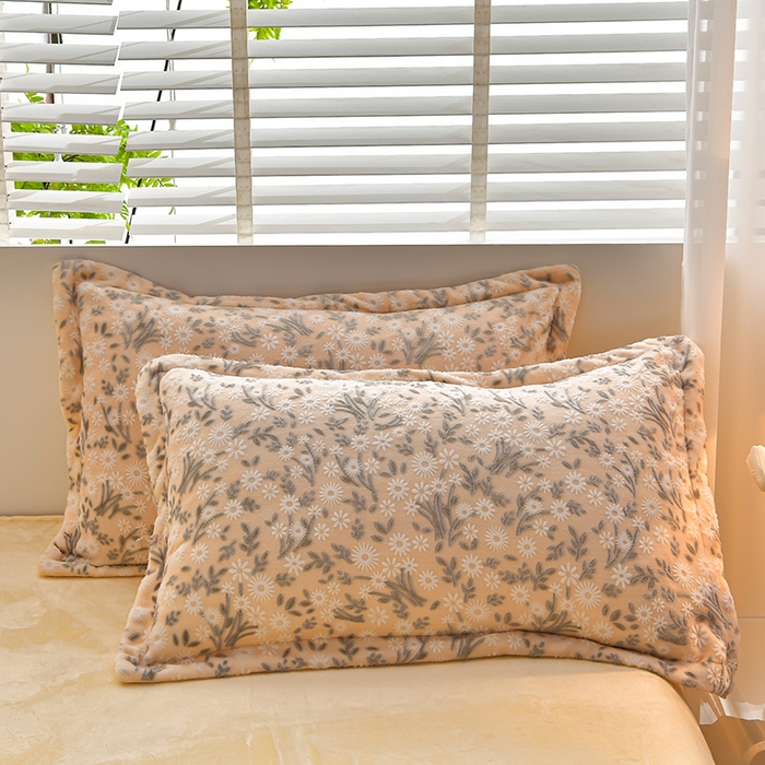 91家纺网 家纺一手货源 找家纺 畅畅家纺 2024新款高克重8斤加厚牛奶绒6D雕花绒印花水晶绒金貂绒法莱绒四件套 小雏菊-黄