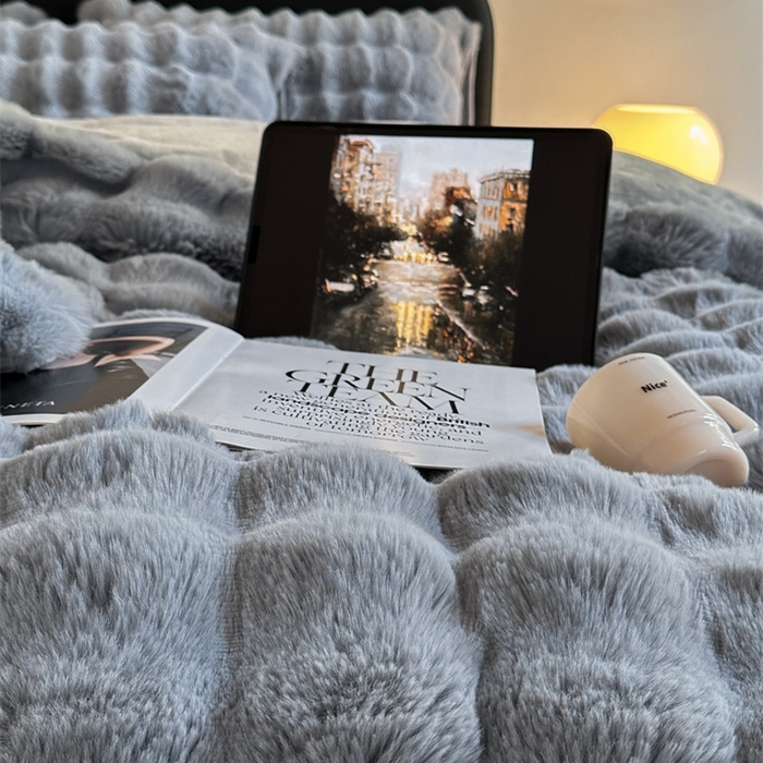 91家纺网 家纺一手货源 找家纺 梦柏家纺 2023新款大兔绒四件套 灰蓝