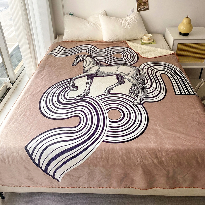 91家纺网 家纺一手货源 找家纺 爵仕家纺 2023新款羊羔绒毯宫廷风骏马系列 咖马