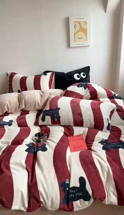 91家纺网 家纺一手货源 找家纺 时年家纺 2023新款牛奶绒印花系列套件 小可爱风格 礼物狗-红