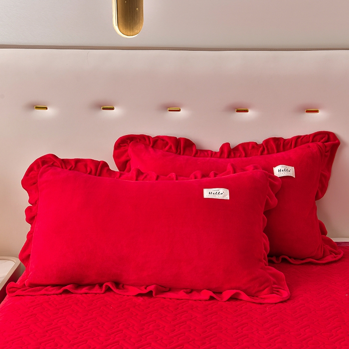 91家纺网 家纺一手货源 找家纺 畅畅家纺 2024新款高克重加厚保暖冬季牛奶绒纯色床盖款四件套 中国红