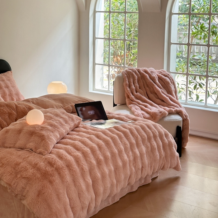 91家纺网 家纺一手货源 找家纺 梦柏家纺 2023新款大兔绒四件套 豆沙