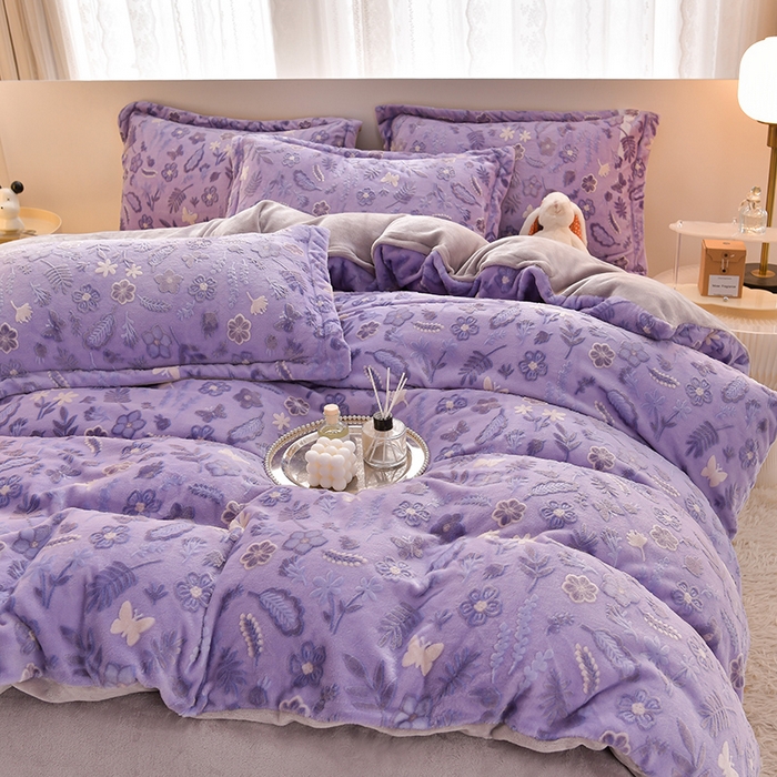 91家纺网 家纺一手货源 找家纺 畅畅家纺 2024新款高克重8斤加厚牛奶绒6D雕花绒印花水晶绒金貂绒法莱绒四件套 繁花似锦-紫