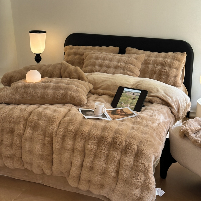 91家纺网 家纺一手货源 找家纺 梦柏家纺 2023新款大兔绒四件套 浅驼