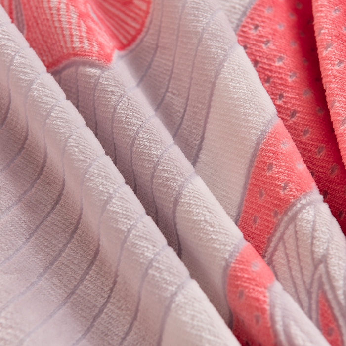 91家纺网 家纺一手货源 找家纺 畅畅家纺 2024新款高克重8斤加厚牛奶绒6D雕花绒印花水晶绒金貂绒法莱绒四件套 冬日情怀-红