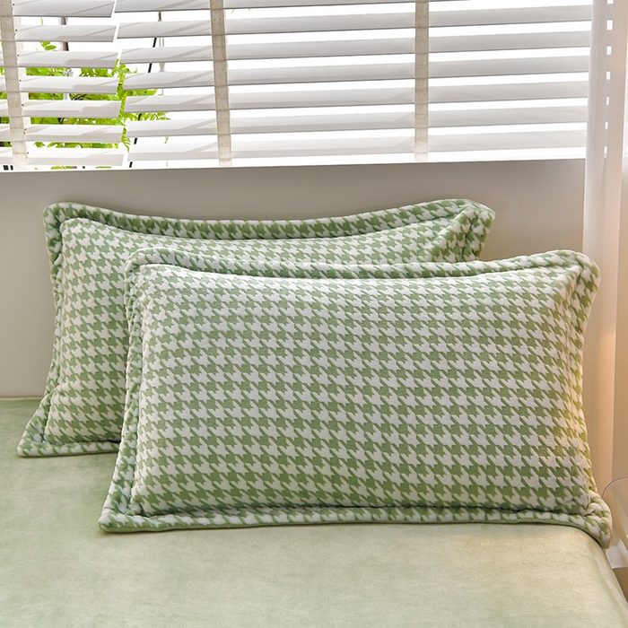 91家纺网 家纺一手货源 找家纺 畅畅家纺 2024新款高克重8斤加厚牛奶绒6D雕花绒印花水晶绒金貂绒法莱绒四件套 千鸟格-绿