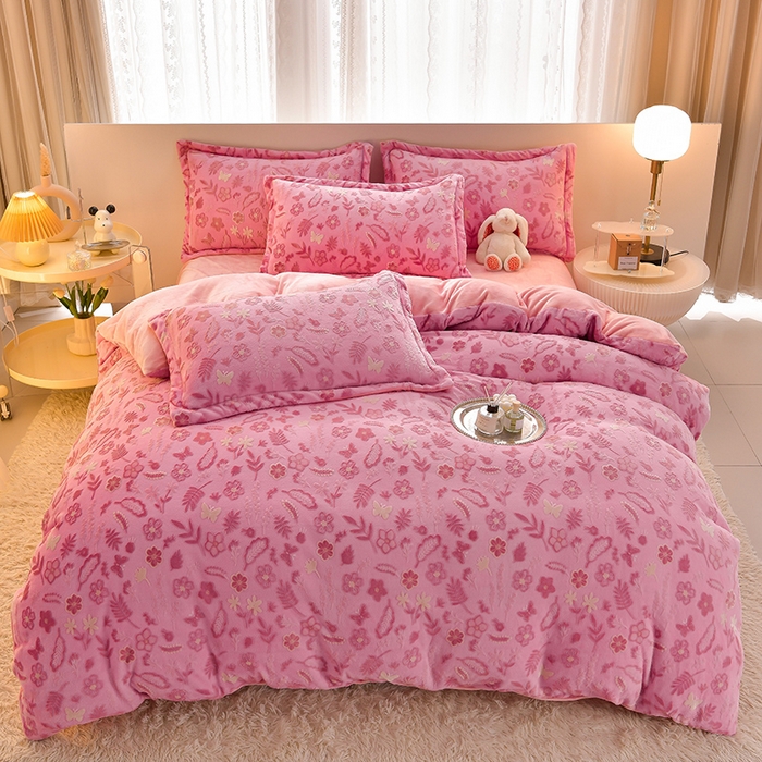 91家纺网 家纺一手货源 找家纺 畅畅家纺 2024新款高克重8斤加厚牛奶绒6D雕花绒印花水晶绒金貂绒法莱绒四件套 繁花似锦-红